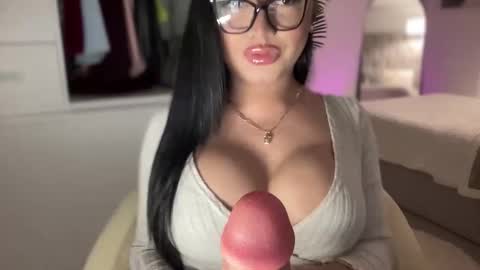 Snapshot of foxyluscious chatting on September 20, 5:08 am Ms Celeste Anne online show from September 20, 5:08 am