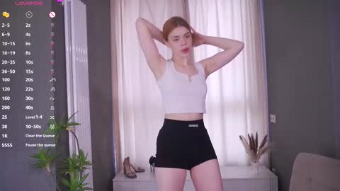 Snapshot of foxyrise chatting on November 13, 6:12 am Jane Foxy online show from November 13, 6:12 am