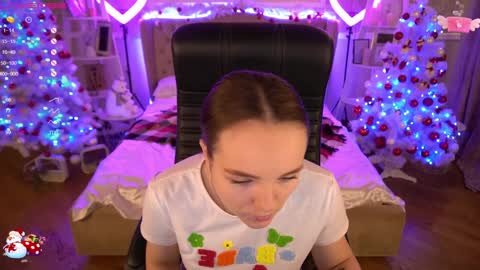 Snapshot of foxyshyyy chatting on January 4, 12:49 pm Inna online show from January 4, 12:49 pm