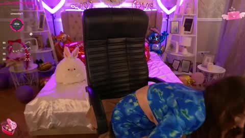 Snapshot of foxyshyyy chatting on February 9, 10:20 am Inna online show from February 9, 10:20 am