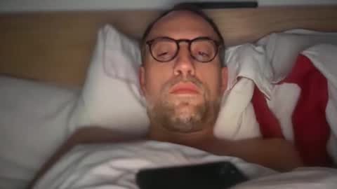 Snapshot of fra___ chatting on November 11, 10:04 am fra___ online show from November 11, 10:04 am