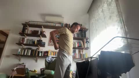 Snapshot of fra___ chatting on November 24, 12:05 pm fra___ online show from November 24, 12:05 pm