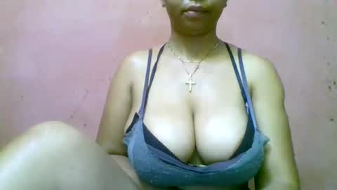 Snapshot of fracisca2204 chatting on November 13, 4:22 am fracisca2204 online show from November 13, 4:22 am