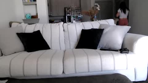 Angel online show from January 4, 4:43 pm