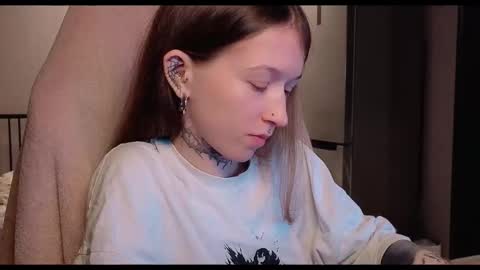 Snapshot of fran_bow chatting on November 10, 2:49 pm fran_bow online show from November 10, 2:49 pm