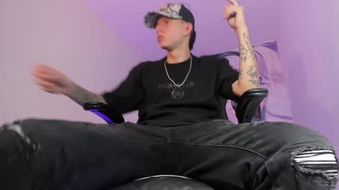 Snapshot of fran_boy_ chatting on November 25, 4:45 am Fran online show from November 25, 4:45 am