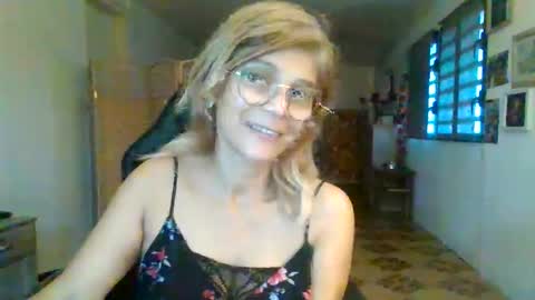 francelune online show from February 5, 1:49 pm