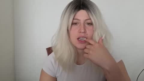 Snapshot of francescaasmith chatting on October 29, 5:47 pm Francesca online show from October 29, 5:47 pm