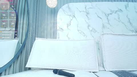 Snapshot of franchesca_de_luca chatting on February 18, 12:37 am franchesca_de_luca online show from February 18, 12:37 am