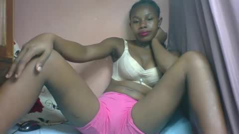 Snapshot of franciefrancie chatting on March 1, 6:00 pm francilla online show from March 1, 6:00 pm