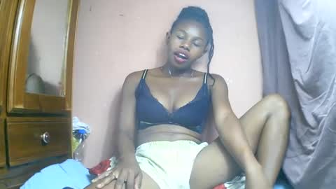 Snapshot of franciefrancie chatting on March 3, 3:09 pm francilla online show from March 3, 3:09 pm