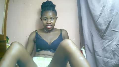 Snapshot of franciefrancie chatting on March 4, 1:06 pm francilla online show from March 4, 1:06 pm