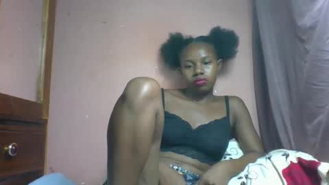 Snapshot of franciefrancie chatting on March 6, 8:30 am francilla online show from March 6, 8:30 am