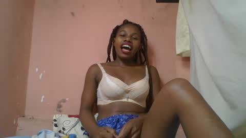 Snapshot of franciefrancie chatting on March 9, 8:07 am francilla online show from March 9, 8:07 am