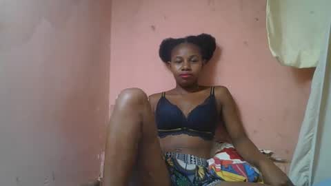 Snapshot of franciefrancie chatting on March 12, 2:23 pm francilla online show from March 12, 2:23 pm