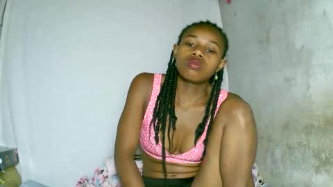 Snapshot of franciefrancie chatting on October 5, 2:48 pm francilla online show from October 5, 2:48 pm