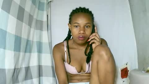 Snapshot of franciefrancie chatting on October 7, 6:43 am francilla online show from October 7, 6:43 am