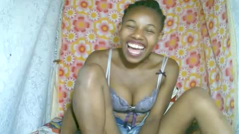 Snapshot of franciefrancie chatting on October 16, 10:16 am francilla online show from October 16, 10:16 am