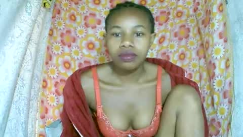 Snapshot of franciefrancie chatting on November 6, 2:56 am francilla online show from November 6, 2:56 am