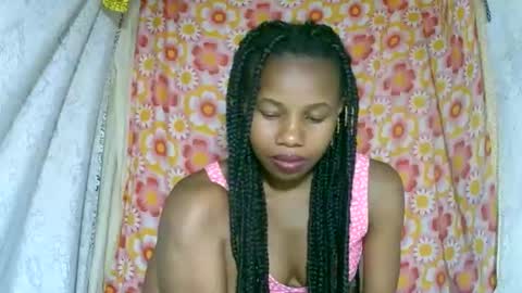 Snapshot of franciefrancie chatting on November 16, 2:11 pm francilla online show from November 16, 2:11 pm