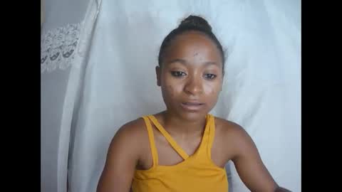 Snapshot of francine925426 chatting on December 2, 9:14 am francine925426 online show from December 2, 9:14 am