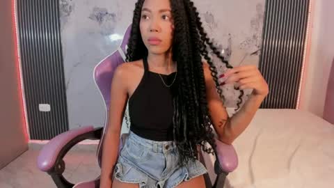 Laura online show from April 22, 3:09 am