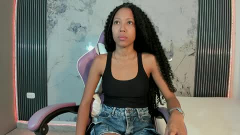 Snapshot of francis_leams chatting on April 26, 6:49 pm Laura online show from April 26, 6:49 pm