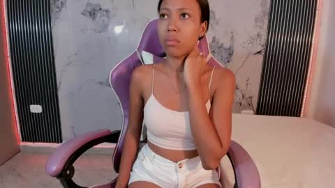 Snapshot of francis_leams chatting on May 6, 7:30 pm Laura online show from May 6, 7:30 pm
