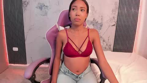Snapshot of francis_leams chatting on May 29, 5:27 am Laura online show from May 29, 5:27 am