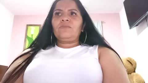 Snapshot of francy_froz chatting on December 1, 2:49 am francy froz online show from December 1, 2:49 am