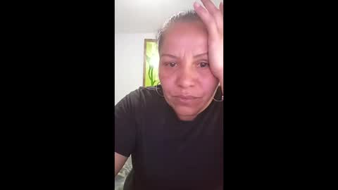Snapshot of francy_froz chatting on May 4, 1:45 am francy froz online show from May 4, 1:45 am