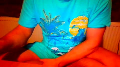 Snapshot of frank84848 chatting on December 22, 12:07 am Frank online show from December 22, 12:07 am