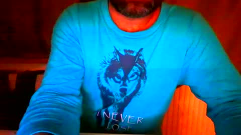 Snapshot of frank84848 chatting on February 27, 10:09 pm Frank online show from February 27, 10:09 pm