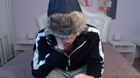 Snapshot of frank_mooree chatting on December 21, 5:58 am Frank online show from December 21, 5:58 am