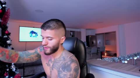 Snapshot of frankfarrellx chatting on December 9, 7:17 am Frank Farrell. Hey remember to give me a thumbs up Ty online show from December 9, 7:17 am