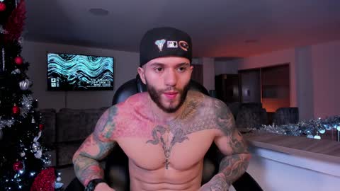 Snapshot of frankfarrellx chatting on December 17, 6:02 am Frank Farrell. Hey remember to give me a thumbs up Ty online show from December 17, 6:02 am