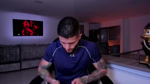 Snapshot of frankfarrellx chatting on February 12, 1:30 am Frank Farrell. Hey remember to give me a thumbs up Ty online show from February 12, 1:30 am