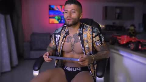 Snapshot of frankfarrellx chatting on September 14, 1:16 am Frank Farrell. Hey remember to give me a thumbs up Ty online show from September 14, 1:16 am