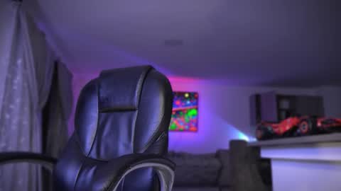 Snapshot of frankfarrellx chatting on September 15, 12:21 am Frank Farrell. Hey remember to give me a thumbs up Ty online show from September 15, 12:21 am