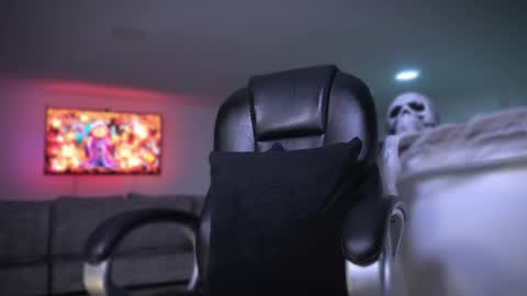 Snapshot of frankfarrellx chatting on October 30, 11:16 pm Frank Farrell. Hey remember to give me a thumbs up Ty online show from October 30, 11:16 pm