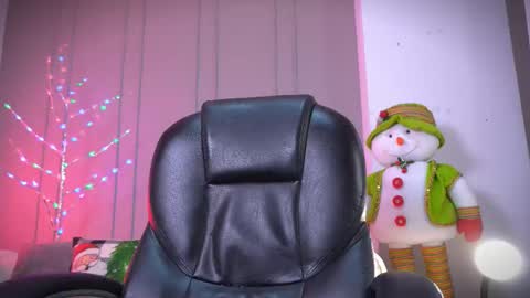 Snapshot of frankfarrellx chatting on November 23, 10:53 pm Frank Farrell. Hey remember to give me a thumbs up Ty online show from November 23, 10:53 pm