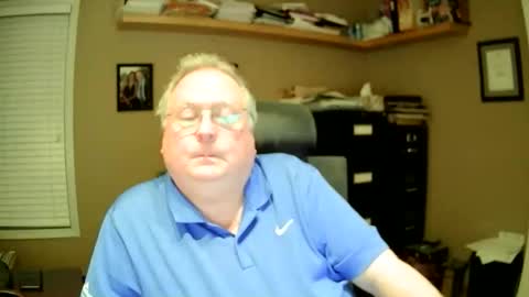 Snapshot of frankie6207 chatting on November 1, 6:26 am frankie6207 online show from November 1, 6:26 am