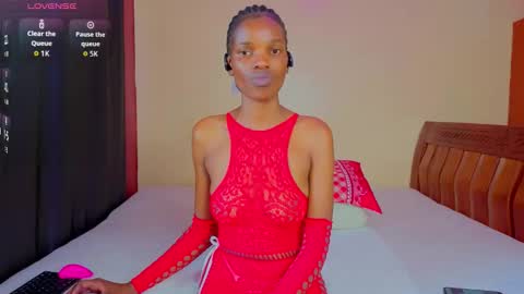 Snapshot of freakky_nessa chatting on September 15, 5:07 am Nessa-Independent model online show from September 15, 5:07 am