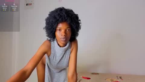 Snapshot of freakky_nessa chatting on November 13, 6:23 am Nessa-Independent model online show from November 13, 6:23 am