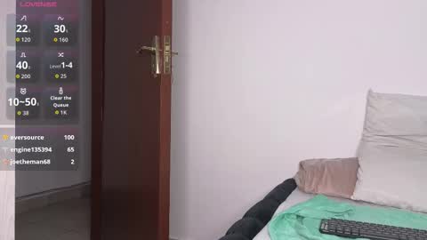 Snapshot of freaky_kandy chatting on October 3, 8:17 pm Kandy online show from October 3, 8:17 pm