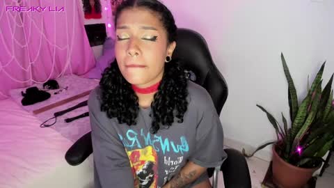 Snapshot of freaky_lia chatting on February 8, 2:15 am Lia Gomez online show from February 8, 2:15 am