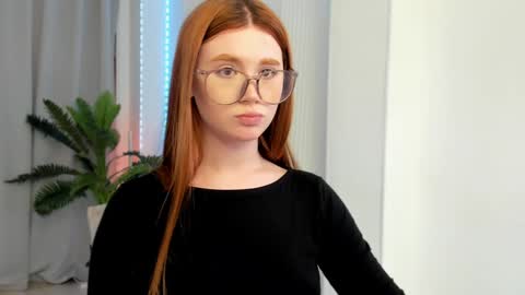 Snapshot of freckle_diyana chatting on January 18, 3:53 am Diyana online show from January 18, 3:53 am