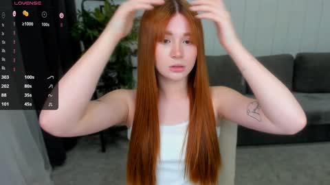 Snapshot of freckle_diyana chatting on January 29, 7:15 am Diyana online show from January 29, 7:15 am