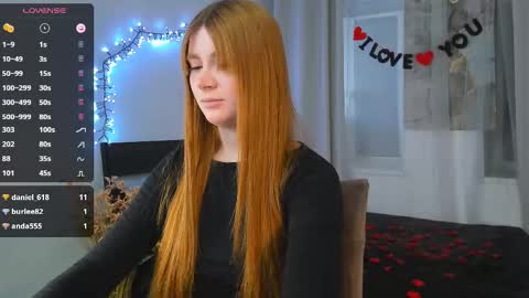 Snapshot of freckle_diyana chatting on February 15, 11:03 pm Diyana online show from February 15, 11:03 pm