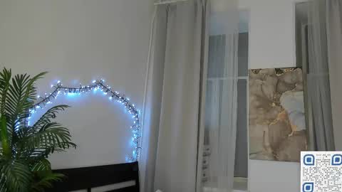 Snapshot of freckle_diyana chatting on February 23, 3:24 am Diyana online show from February 23, 3:24 am